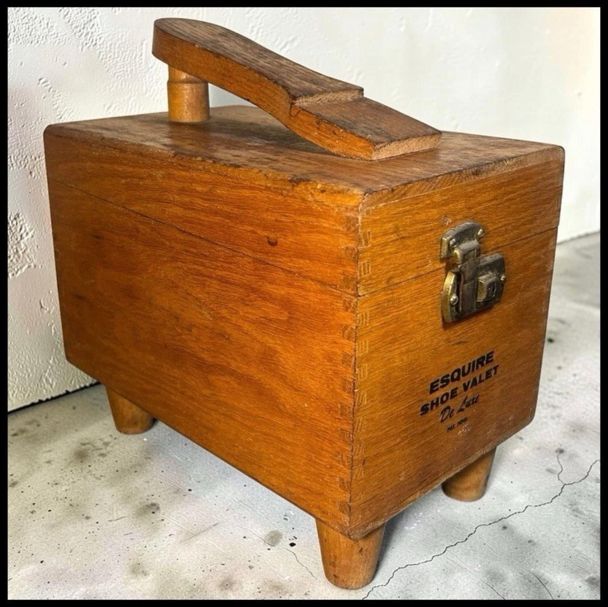 Vintage Mid 20th Century American Oak Wood Esquire Shoe Valet De Luxe