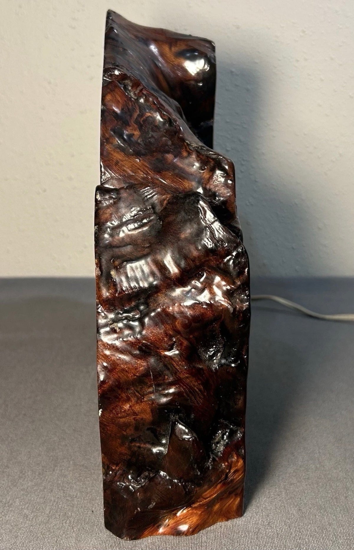 Vintage 1950’s American Mid Century Modern Lanshire Movement Live-Edge Burl Slab Electric Mantel Clock