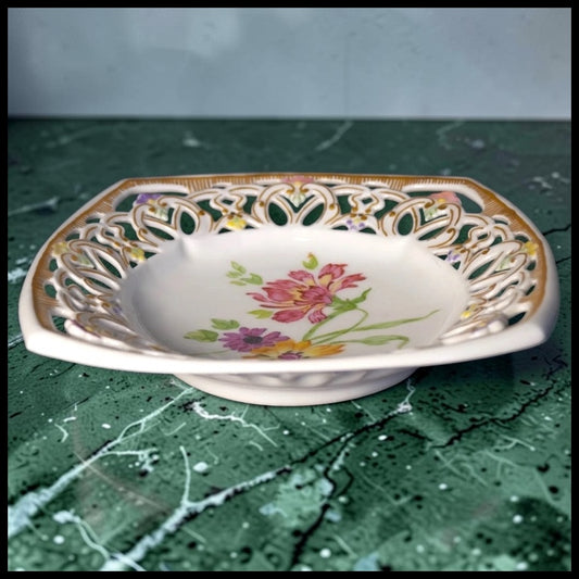 1935 German Schumann Bavaria Porcelain Hand-Painted Gilded Floral Motif Reticulated Square Trinket Dish